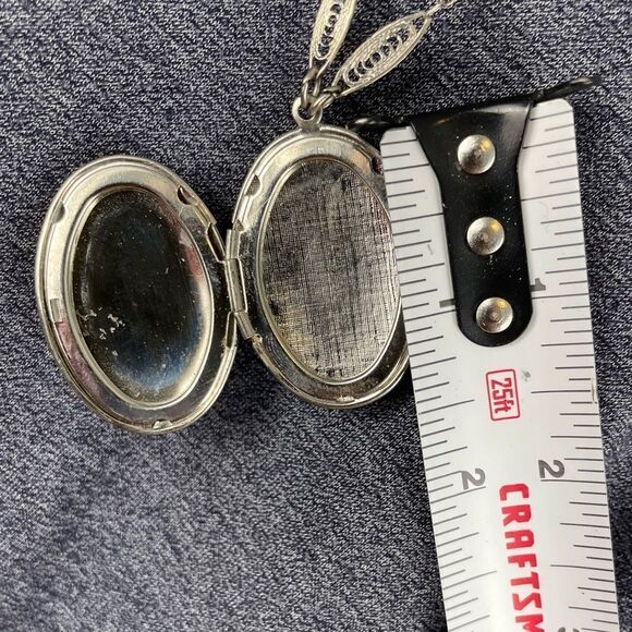 Vintage 1928 Necklace and Locket - Picture 4 of 7